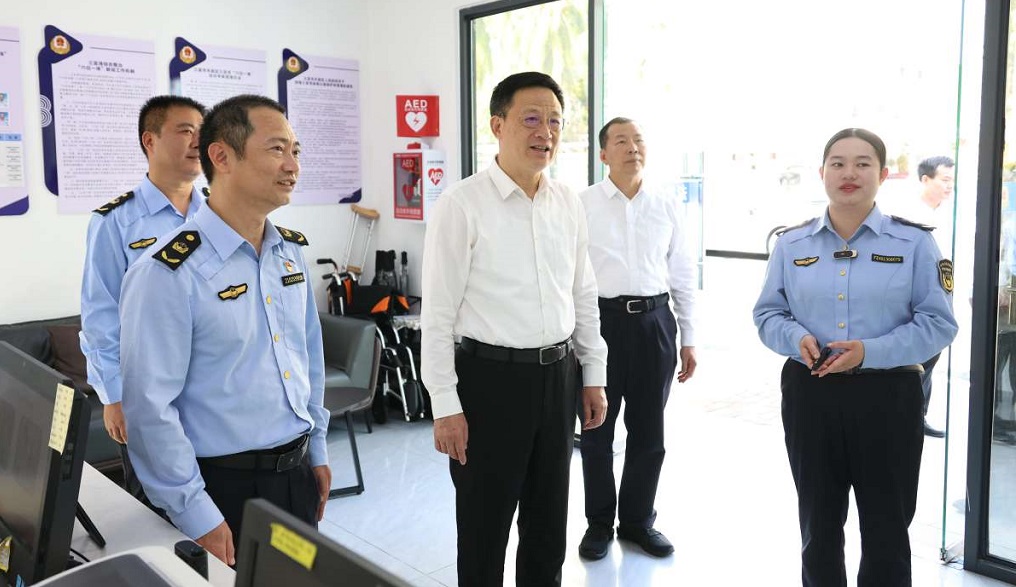 王祺扬调研市综合行政执法局工作时指出 深化“一支队伍管执法”改革 全面提升城市精细化治理水平